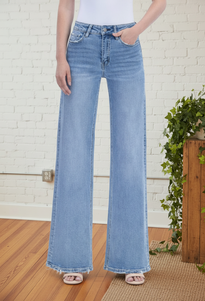 Vervet Wide leg Jeans in light medium wash
