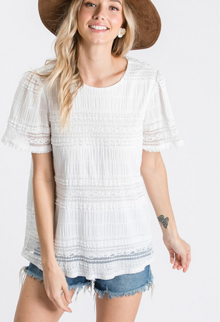 Lace & Love Top in white with shorts