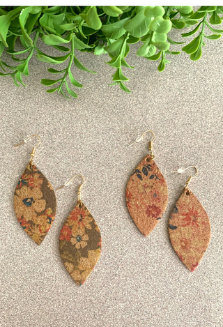 Vintage Flower Earrings in brown and tan