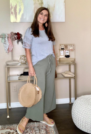 Venice Lace Top grey with green pants
