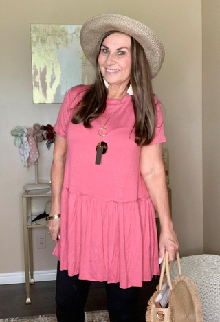Kacie Ruffle Bottom Top in rose with tan hat