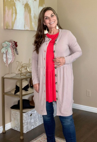 Alexia Buttoned Cardigan iin beige with red top