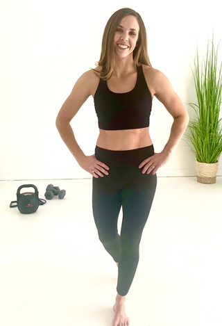 Dream Fit sport Bra in black with black leggings 