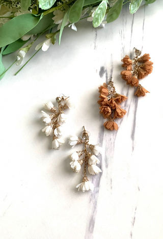 Barcelona Flower Earrings in white or brown