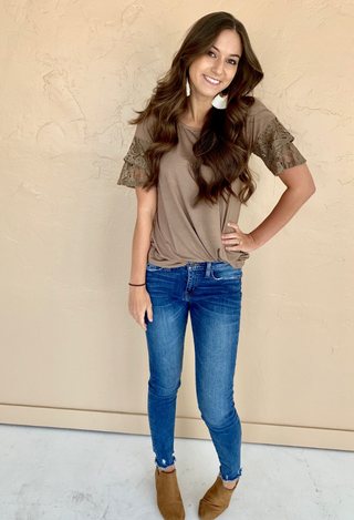 Venice Lace Top mocha