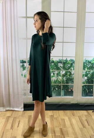 swing pocket dress in hunter green
