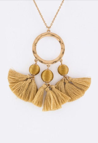 Tassel drop Necklace inngold