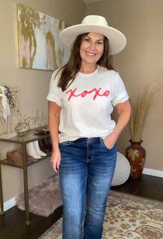 XOXO graphic tee in white with red xoxo