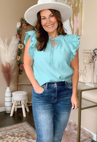 Pretty girl lace blouse in mint