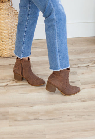 Straight let jeans with western booties