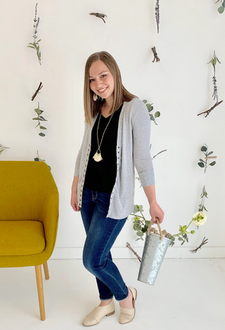 perfect sweater grey with black top and jeans